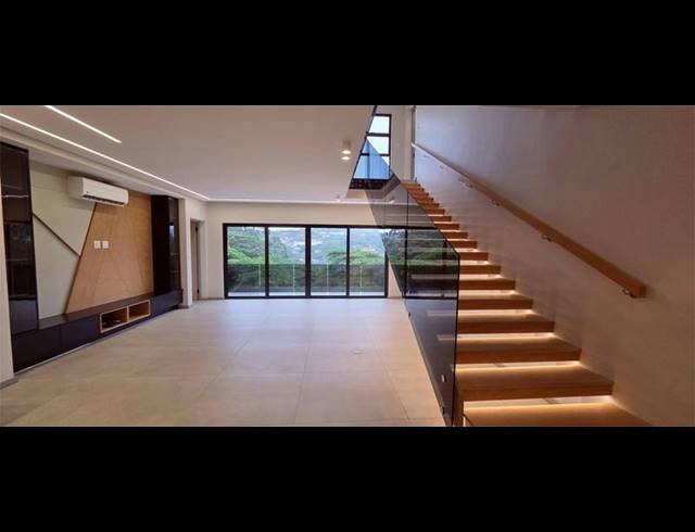 4 BEDROOM HOUSE FOR SALE IN PORT ZIMBALI